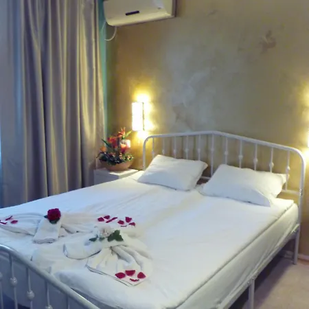 Aparthotel Tourist Complex Rose Village 2*