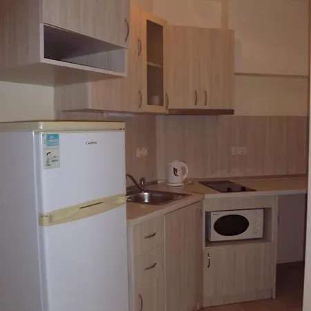 Aparthotel Tourist Complex Rose Village 2*